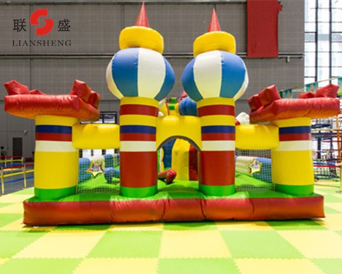 充氣游樂設備-3
